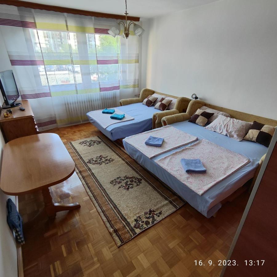 Apartment Am
